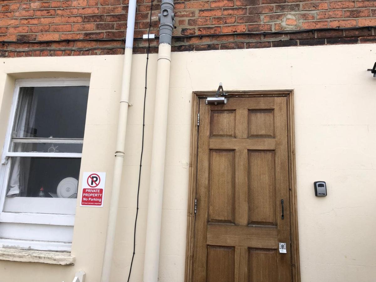 Comfortable Home, Town Centre, Free Parking,Multiple Rooms Cheltenham Exterior foto